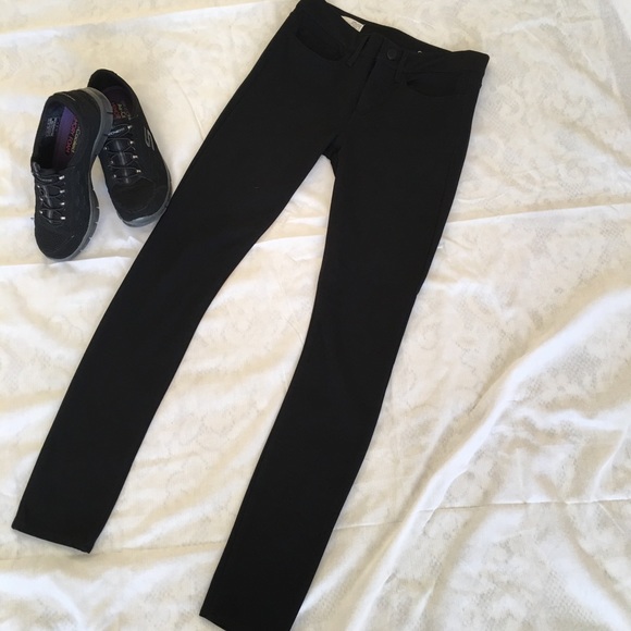 GAP Pants - Gap 1969 Legging Jean. Ladies size 25/0🍷